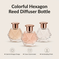 Luxe moderne Offre Spéciale pour bouteille de diffuseur de roseau nouveau Design bouteille en verre hexagonale colorée avec bouchon de couronne emballage de parfum de maison