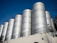 Usine de production de boissons alcoolisées au malt de 25 000 litres par jour avec réservoir sous pression en acier inoxydable 304 et contrôle automatique du moteur