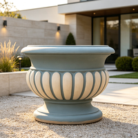 Urne à plantes en résine faite à la main, bicolore bleu-crème, peinte à la main, sur piédestal cannelé européen, style classique vintage, grande taille, pour extérieur.