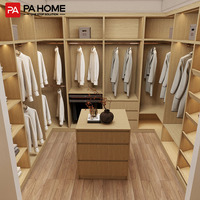 Système de rangement modulaire encastré PA au design moderne, armoire avec porte en bois massif, dressing sur mesure