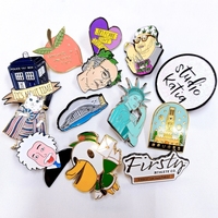 Broches en métal plaqué avec logo personnalisé, badges à paillettes pour chapeaux et revers, badges mignons en émail dur pour vêtements