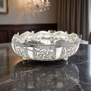 Cuenco decorativo de metal de lujo con grabado floral para centro de mesa de boda - Product Image 2
