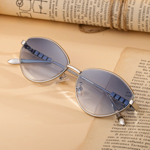 Gafas de sol tipo ojo de gato a la moda para mujer, montura metálica, protección UV400, gafas de sol de clase 2, gafas de estilo callejero - Product Image 1