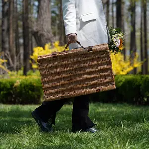 New Design Handmade Nature Rattan Rectangle Wicker Willow Customized Picnic Basket Hamper Set With Lid For 4 Person
