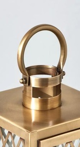 Candelabro de Metal Dorado Antiguo de Lujo Moderno, Artículo de Decoración para el Hogar Hecho a Mano para Bodas, Ramadán y Decoración Festiva - Product Image 4