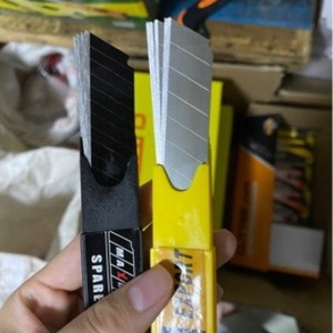 Double Swallow Utility Knife Blade 18mm 0.6mm Thick Carbon Steel Replacement For Paper Wall Covering Cutting - Product Image 1