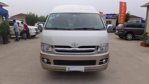 Autobús Toyota Hiace de Lujo en Promoción, Minibús de 13 Plazas con Flexibilidad y Movilidad, Hiace 2018 Usado en Venta - Product Image 2