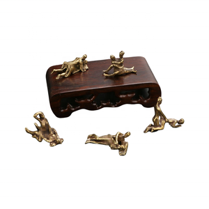 CA 217 statua erotica materiale in ottone carattere piccolo portachiavi decorativo artigianato antico - Product Image 1