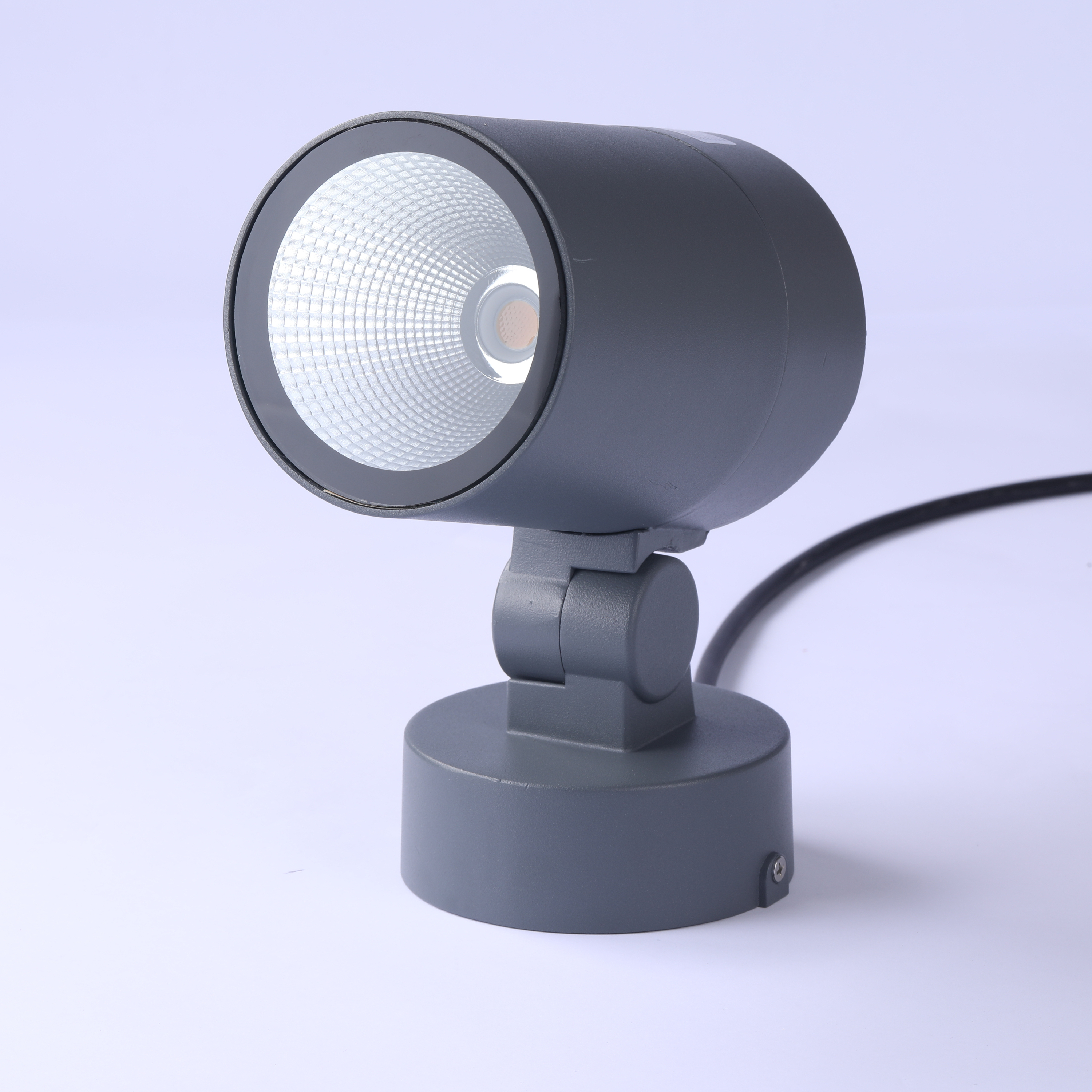Super Bright IP65 Waterproof 20W RGB LED Flood Light-DC/AC 220V Outdoor Spike Spotlight Remote Control 25/35/60 Beam Angle
