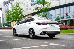 Modello 2021 Chery <span class=keywords><strong>Aria</strong></span> <span class=keywords><strong>5</strong></span> PLUS 1.5T Cambio Continuo Small Ai Xiang PLUS Trasmissione Automatica Auto Usata - Product Image 4