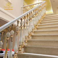 Élégant et luxueux : Kit de balustrade d'escalier en aluminium et verre au design minimaliste, résistant à la rouille et à l'eau, idéal pour hôtels et villas intérieures.