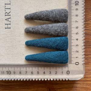 กิ๊บติดผมรูปสามเหลี่ยมผ้าสีพื้นสไตล์เกาหลี วัสดุโลหะผสม สำหรับผู้หญิง เหมาะสำหรับงานปาร์ตี้ - Product Image 2