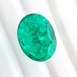 มรกตที่ปลูกในห้องทดลองแบบพรีเมี่ยมทรงรีตัดจากโคลัมเบียขนาด5x7ถึง15x20มม. สำหรับใช้กับกำไลสร้อยคอและต่างหู - Product Image 3