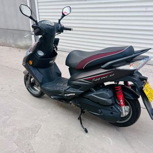 Scooter Sportivo <span class=keywords><strong>Kymco</strong></span> Racing 150cc 4 Valvole a Iniezione Elettronica in Ottime Condizioni, Display LCD, Alta Potenza, Agile per la Guida in Città - Product Image 6
