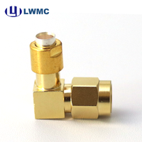 Connecteur RF plaqué or LWMC SMA R/A mâle 1.35 Max, à angle droit, à souder pour câble semi-flexible et semi-rigide de 0,141 pouce jusqu'à 18 GHz