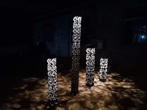 Lámpara de Camino Exterior Independiente Resistente a la Intemperie de Acero Cor-Ten - Diseño Moderno de Bolardo con Dimensiones Personalizables - Product Image 4