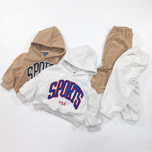Tariff Free Custom <span class=keywords><strong>Kids</strong></span> Clothing Set Carta Impressão Meninos Ternos Streetwear Hoodie Set Manga Comprida Sweatpants e Camisola - Product Image 2