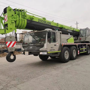 Grúa sobre Camión Zoomlion ZTC800H de 80T, Bien Mantenida, Rendimiento Confiable, Sistema Hidráulico Duradero para Trabajos de Ingeniería - Product Image 1