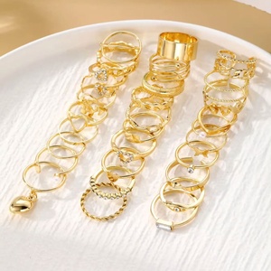 แหวนทองรูปหัวใจใบไม้ประดับมุกสำหรับผู้หญิง ดีไซน์ทันสมัยจาก ZYO Custom Jewelry แหวนเพชรคริสตัลสไตล์พังก์ประดับมุกและคริสตัลแบบซ้อนได้ - Product Image 4