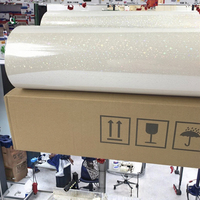 Rouleau de film BOPP de qualité alimentaire écologique, résistant à l'humidité, paillettes holographiques, cristal doux laminé à froid avec surface brillante