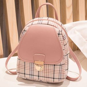 Sac à dos en cuir PU de style vintage de haute qualité et grande capacité pour femme, idéal pour l'été, l'école et les voyages. - Product Image 1