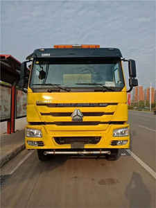 รถบรรทุก<span class=keywords><strong>ถัง</strong></span>น้ำซิโนทรัค ฮาวโอ <span class=keywords><strong>20</strong></span>,000 <span class=keywords><strong>ลิตร</strong></span> สำหรับขาย รถบรรทุก<span class=keywords><strong>ถัง</strong></span>น้ำแบบฉีดพ่นสำหรับการเกษตร พร้อมหัวฉีดปรับระดับได้ - Product Image 4