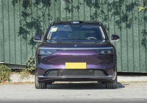 AITO M8 EV longue portée - 705 km CLTC, vitesse de 200 km/h, charge rapide, SUV 5 places - Product Image 2