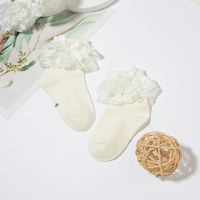 Adorables chaussettes pour bébé fille, en coton doux, écologiques, respirantes, absorbant la transpiration, avec volants en dentelle, nœuds et détails en perles.