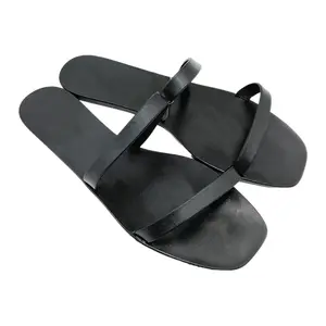 Nuovi sandali da spiaggia per interni ed esterni 2023 femminili spagna crystal jelly PVC colorful word cool pantofole