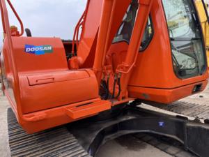 Maquinaria de excavadora Doosan DH150 usada más vendida en buenas condiciones para construcción de ingeniería. Incluye bomba de engranajes de rodamiento PLC - Product Image 6