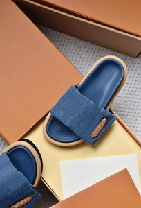 Nouvelles <span class=keywords><strong>sandales</strong></span> 2026 pour femmes, style claquettes, avec fourrure, en cuir véritable, pour l'été, décontractées, de plage - Product Image 3