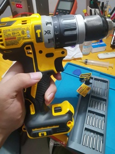 <span class=keywords><strong>Trapano</strong></span> a percussione <span class=keywords><strong>Dewalt</strong></span> DCD796, 1:1 Originale, <span class=keywords><strong>Trapano</strong></span> Industriale, Martello Perforatore Portatile con Luce LED - Product Image 3