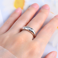 Bague de fiançailles Saint-Valentin en argent 925 plaqué or 18 carats avec diamant 1,5 mm et moissanite étoile sertie clos