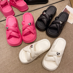 รองเท้าแตะส้นตึกแบบเปิดนิ้วเท้า สายรัดสามเส้น วัสดุ EVA นุ่ม สวมใส่ได้ทั้งฤดูใบไม้ผลิ ฤดูร้อน และฤดูใบไม้ร่วง เพิ่มความสูง ใส่ได้ทั้งในบ้านและนอกบ้าน - Product Image 2