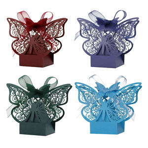 Boîte à bonbons en papier couché pour enfants, forme papillon estampée, pour <span class=keywords><strong>communion</strong></span>, baptême, mariage, anniversaires - Boîte cadeau recyclable - Product Image 1