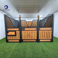 MAISTEED Panneaux avant de box pour chevaux européens 12x12 pieds, design en V à charnières, matériau écologique, portes de stalles pour chevaux