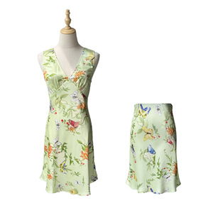 Vestido sin mangas de satén de seda lavado al agua con estampado de mariposas, transpirable y relajado, para mujer, y minifalda de corte diagonal. - Product Image 5