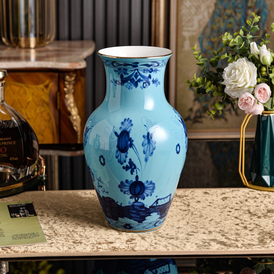 Blue vase big