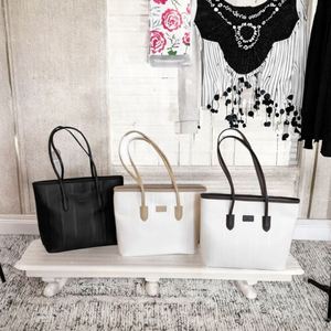 Sac fourre-tout carré à bandoulière unique avec fermeture éclair sous le bras, contraste de couleurs, en gros, de marque, grande quantité, avec foulard en soie - Product Image 3