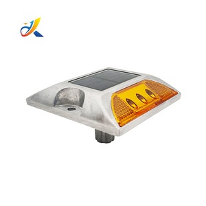 <span class=keywords><strong>LED</strong></span>キャットアイソーラーロードスタッド高輝度Ip68点滅交通マーカー光反射アルミニウム