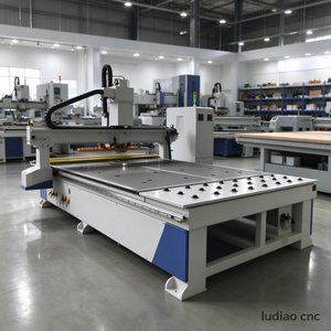 Centre d'usinage CNC <span class=keywords><strong>automatique</strong></span> à changement d'outil linéaire de grande taille 2136 pour le nesting de panneaux en MDF et bois massif - Product Image 5