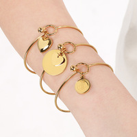 Brazalete Intercambiable con Cierre de Mosquetón y Dije de Corazón con Baño PVD, de Acero Inoxidable, Impermeable e Hipoalergénico