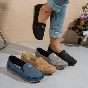 Mocassins pour femmes avec décorations métalliques, chaussures décontractées à enfiler, ballerines confortables en PU pour le bureau et le quotidien, vente en gros et personnalisation - Product Image 1