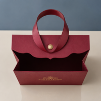 Sacs en papier rouge et blanc de luxe personnalisés avec logo, imprimés offset, avec poignée et nœuds en ruban pour emballage cadeau (vente en gros)