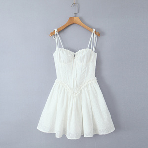 <span class=keywords><strong>Abito</strong></span> <span class=keywords><strong>Mini</strong></span> Slip Casual in <span class=keywords><strong>Cotone</strong></span> Bianco con Lacci Frontali e Spalline Sottili per Donna - Product Image 1