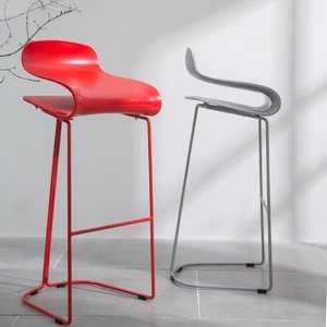 Silla de Barra de Hierro Estilo Nórdico Minimalista Color Crema, para Hogar, Bar, Sala de Estar, Isla, Cafetería, Taburete Alto de Diseño - Product Image 1