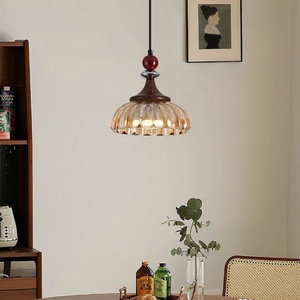 <span class=keywords><strong>Suspension</strong></span> vintage rustique en fer et verre, abat-jour en verre cannelé ambré fumé, idéale pour les coins repas rétro, les comptoirs de café - Product Image 2