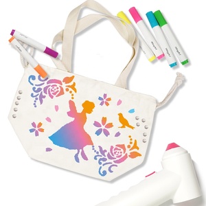 Kit de bricolage pour enfants marqueur de pulvérisation rechargeable aérographe tissu marqueur stylo ensemble avec 4 pochoirs et sac à cordon - Product Image 2