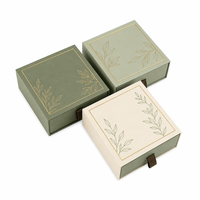 Boîte à bijoux botanique vert sauge personnalisée avec emballage coulissant et bordure dorée pour cadeaux de détail, marques de cadeaux en gros