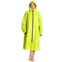 Logo personnalisé de l'usine OEM Robe à langer imperméable à séchage rapide Parka de natation pour surf Robe de camping Veste d'extérieur en polaire avec capuche